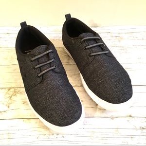 Under Armour Boy’s Sneakers - Dark Gray - Sz 3.5Y